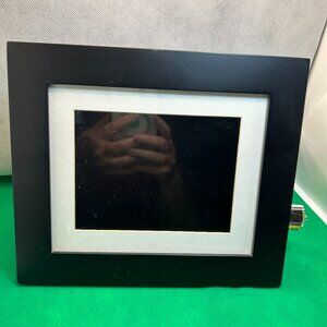 Pandigital electronic photo frame. Preowned. USB not included. (991)